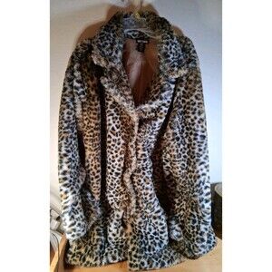 Hot Topic Leopard Print Faux Fur Coat Women’s Sz 3 Plus Size Snap Closure Soft!